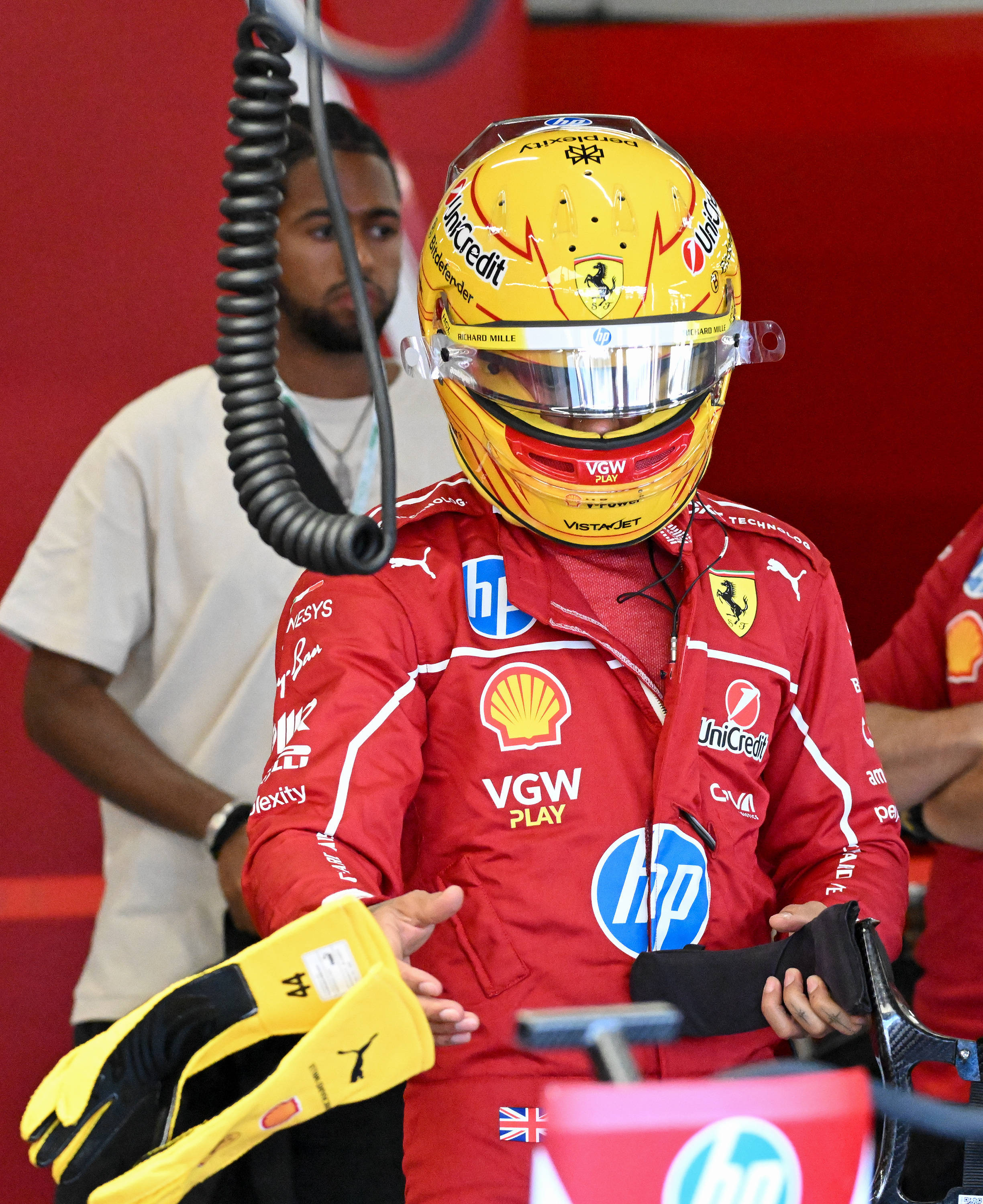 迈凯伦轻取哈斯车队，汉密尔顿带队取胜的简单介绍