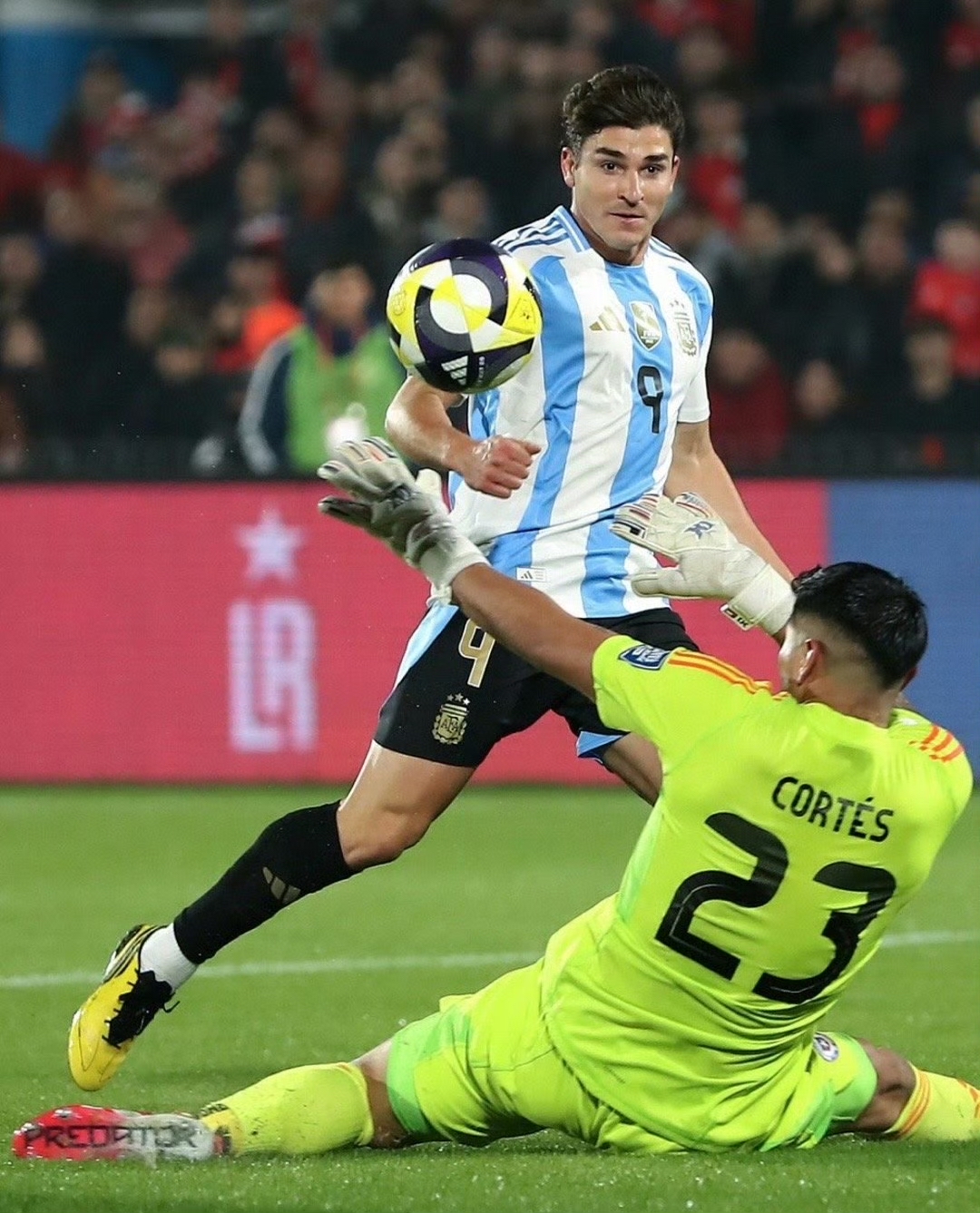 国际米兰险胜阿根廷，皮克关键制胜