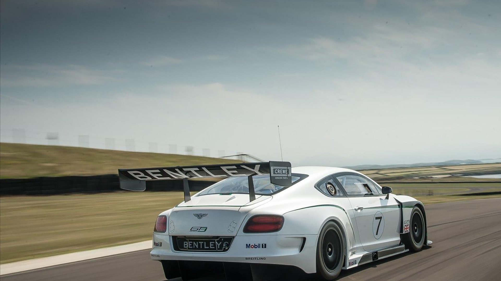 终场哨声，两种绝杀，同一脉搏